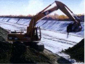 墨玉縣巴拉木歲干渠施工現場(chǎng)